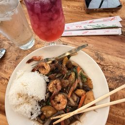 Princess of Siam with shrimp and fairy blood drink Princess of Siam with shrimp and fairy blood drink