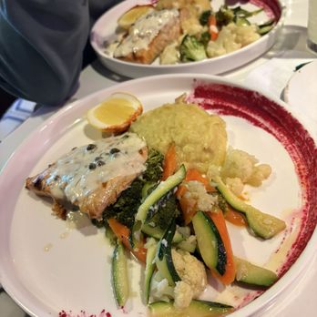 Mia Restaurant & Bar - Salmon - Italian Near Me - Roseville, California