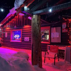 Stumbling Moose Lodge - The Stumbling Moose at night.