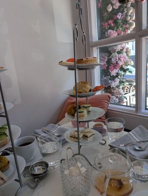 Babe's Tea Room by null