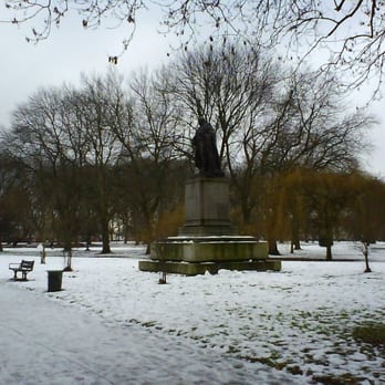 Whitworth Park - The King - Parks Near Me - Manchester, XGM Whitworth Park - The King - Parks Near Me - Manchester, XGM