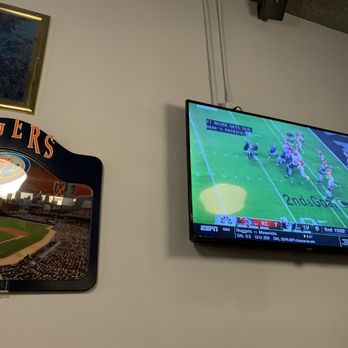 Anchor Bar - Anywhere you turn, there's a TV with sports on. - Pubs Near Me - Detroit, Michigan Anchor Bar - Anywhere you turn, there's a TV with sports on. - Pubs Near Me - Detroit, Michigan