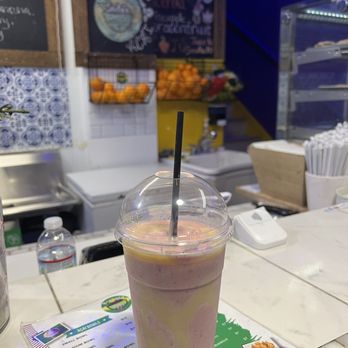 Brazuca Acaí - Strawberry and banana smoothie with condensed milk - Juice Bars & Smoothies Near Me - Richmond, California