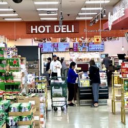 168 Market - Approaching the deli