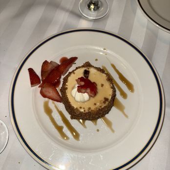Le Continental - Delicious  dessert - French Near Me - Quebec City, Quebec