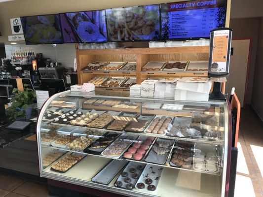 Joe's Cafe & Donuts & King Cakes by null