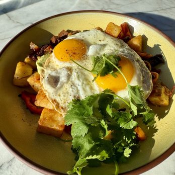 Tillie's - Brisket hash - New American Near Me - Dripping Springs, Texas Tillie's - Brisket hash - New American Near Me - Dripping Springs, Texas