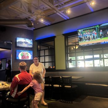 Colton's Social House - Tv is on - New American Near Me - Clovis, California