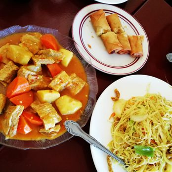 Garden Fresh - Veggie curry with bean curd, spring rolls, Singapore noodles - Chinese Near Me - Mountain View, California