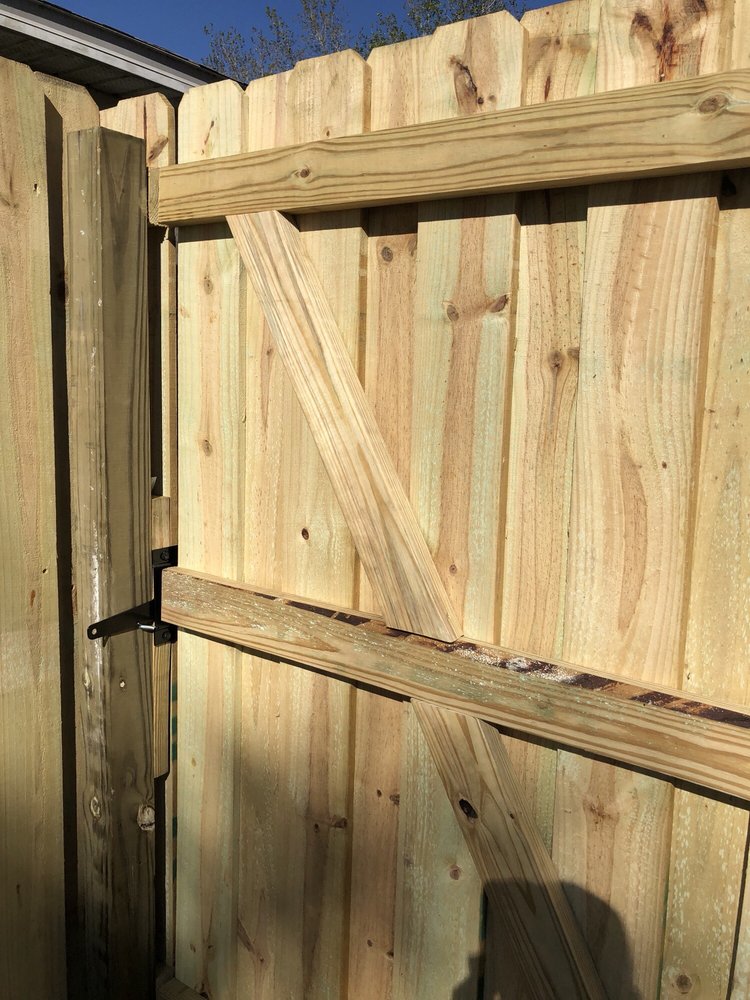 HURRICANE FENCING Updated August 2024 10 Photos 2218 Westfall Dr