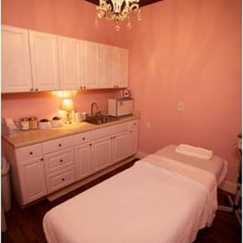 Embellish Nails & Boutique - Embellish offers facials using Eminence Organics Skincare products as well as full body waxing. - Nail Salons Near Me - Austin, Texas Embellish Nails & Boutique - Embellish offers facials using Eminence Organics Skincare products as well as full body waxing. - Nail Salons Near Me - Austin, Texas