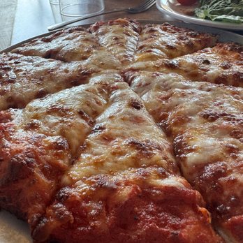 Toppers Pizza Place - Cheese pizza - Pizza Near Me - Thousand Oaks, California Toppers Pizza Place - Cheese pizza - Pizza Near Me - Thousand Oaks, California
