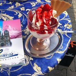 Cafe Lazzaris