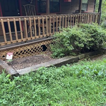 Cabins For You - Patch of grass for you dog & nice shot of the porch lattice - Vacation Rentals Near Me - Gatlinburg, Tennessee Cabins For You - Patch of grass for you dog & nice shot of the porch lattice - Vacation Rentals Near Me - Gatlinburg, Tennessee