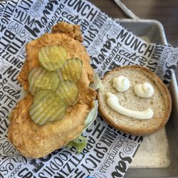 Charlie Graingers - Fried chicken sandwich with gluten free bun
