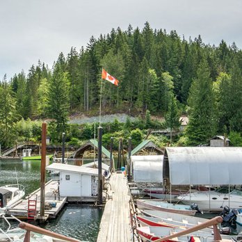 Bathgate Resort - Bathgate marina - Resorts Near Me - Egmont, British Columbia