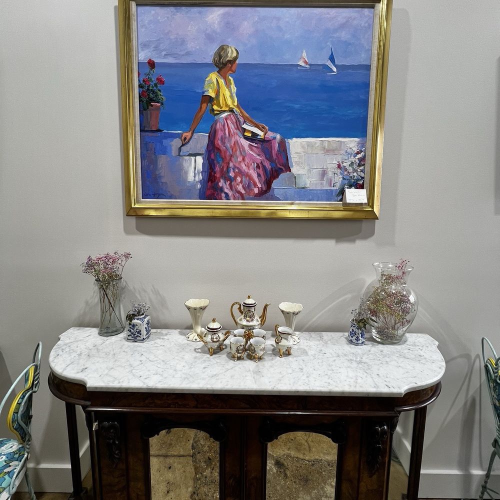 Banqet Patisserie - Artworks on walls - Patisserie/Cake Shop Near Me - Florence, Alabama