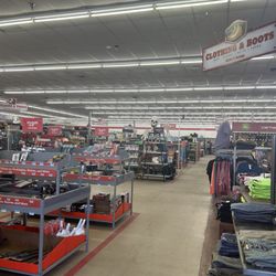 Tractor Supply - Interior