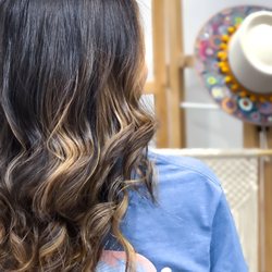 Mane Cultur - Peek a boo balayage