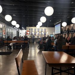 Poundtown Smashburgers - Cozy beer library