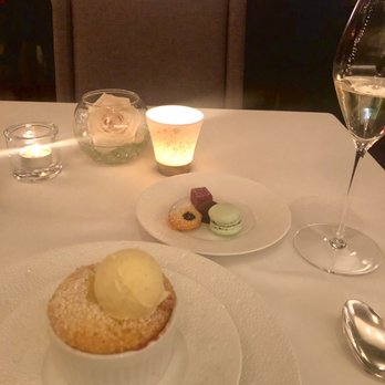 Charleston - Apple blueberry cobbler - New American Near Me - Baltimore, Maryland
