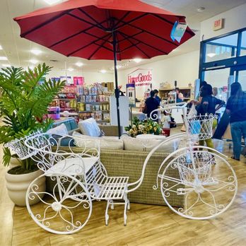 Home Goods - Cute decorative seating for the garden - Home Decor Near Me - Bakersfield, California Home Goods - Cute decorative seating for the garden - Home Decor Near Me - Bakersfield, California
