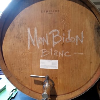 Michael Shaps Wineworks - White Table Wine Barrel - Wineries Near Me - Charlottesville, Virginia