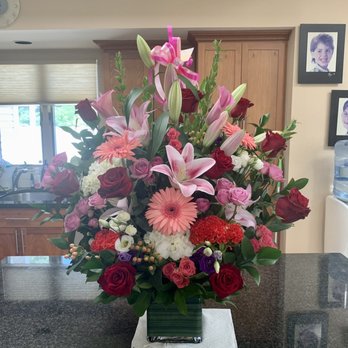 Tommy Flowers 2 - Florists Near Me - Syosset, New York