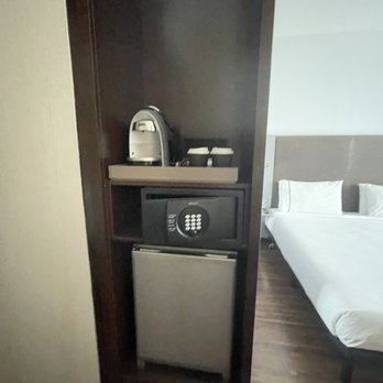 AC Hotel by Marriott Bologna - Safe, fridge & coffee maker - Hotels Near Me - Bologna, BO