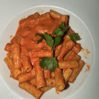 Rosebud on Rush - Rigatoni alla Vodka - Italian Near Me - Chicago, Illinois