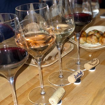 Ripple Wine Bar - Covington - Wine flight - Wine Bars Near Me - Covington, Kentucky