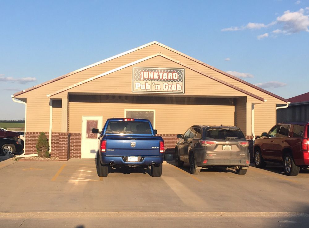 JUNKYARD PUB N GRUB Updated September 2024 10 Reviews 1116 Starview Dr, Hinton, Iowa