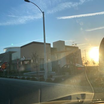 Jollibee - drive thru lane - Fast Food Near Me - Delano, California Jollibee - drive thru lane - Fast Food Near Me - Delano, California