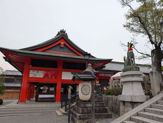 Senbon Torii (Thousand Torii Gates) by null