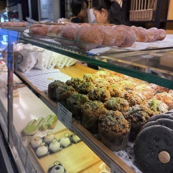 Aki Boulanger - Pastry selections - Bakeries Near Me - Paris, 75 Aki Boulanger - Pastry selections - Bakeries Near Me - Paris, 75