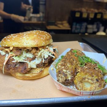 Federalist Pig - Chicken sandwhich - Barbeque Near Me - Washington, DC, District of Columbia Federalist Pig - Chicken sandwhich - Barbeque Near Me - Washington, DC, District of Columbia