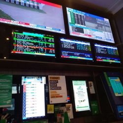 MountBatten Hotel - All the excitement of your local TAB