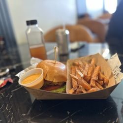 Gourmet Burger Bistro - CRABCAKE SANDWICH