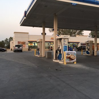 ampm - Outside - Convenience Stores Near Me - Buttonwillow, California