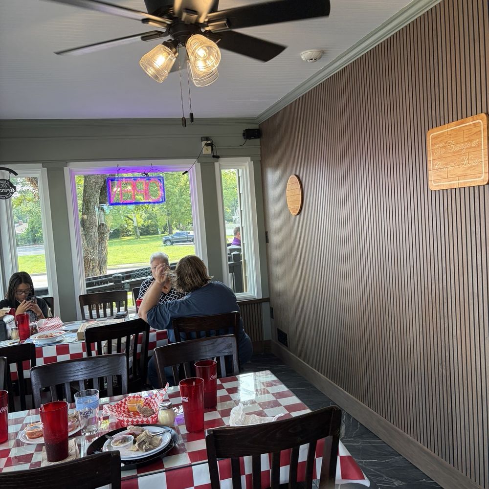 Greek’s Pizzeria - Inside seating - Pizza Near Me - Brownsburg, Indiana