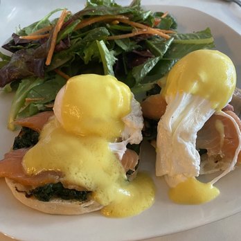 Harvest Kitchen - Florentine eggs benedict - New American Near Me - New York, New York Harvest Kitchen - Florentine eggs benedict - New American Near Me - New York, New York