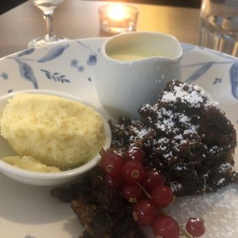 Black Sheep Bistro - Christmas pudding with brandy butter, Served with custard - British Near Me - Glasgow, GLG