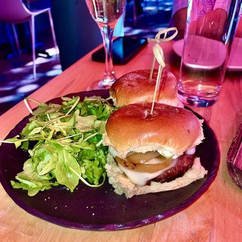 Korner 67 - Wagyu Sliders - Cocktail Bars Near Me - Miami Lakes, Florida