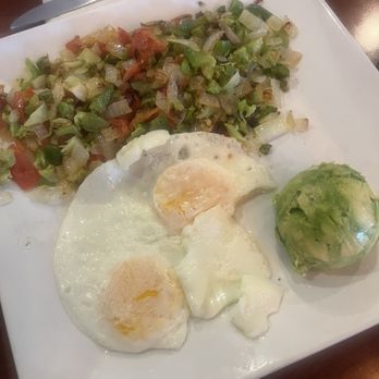 Shine Cafe - The Hippy - sautéed veggies, avocado and 2 eggs - Breakfast & Brunch Near Me - Troy, Michigan