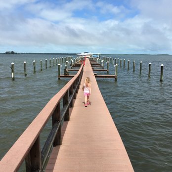 Beso Del Sol Resort - Plenty of boat docks! - Resorts Near Me - Dunedin, Florida