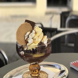 Eiscafé Venezia - Schoko Becher mit inviduellen Wünschen