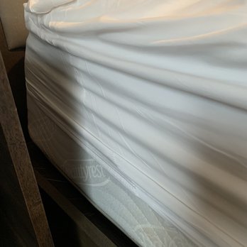 Cambria Hotel - King-size sheets do not fit is king size bed - Hotels Near Me - Philadelphia, Pennsylvania