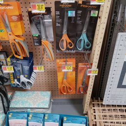 Pinker Blades. I absolutely hate this store. These blades also suck. They literally ripped my material instead of cutting. Pinker Blades. I absolutely hate this store. These blades also suck. They literally ripped my material instead of cutting.