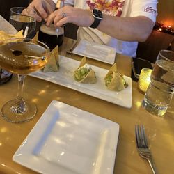 Deseo Modern Mexican - Cocktails and top notch guac!