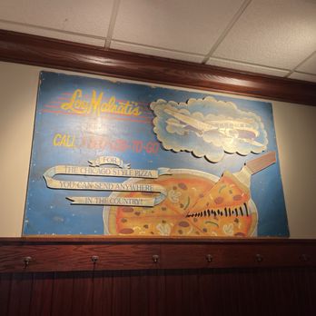 Lou Malnati's Pizzeria - Pizza Near Me - Naperville, Illinois